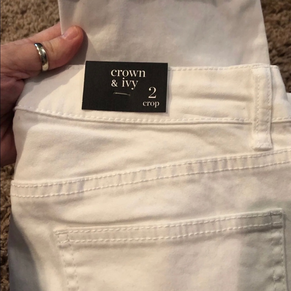 Crown & Ivy white crop size 2 NWT